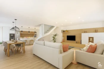 Salón comedor reformado en vivienda de Pamplona
